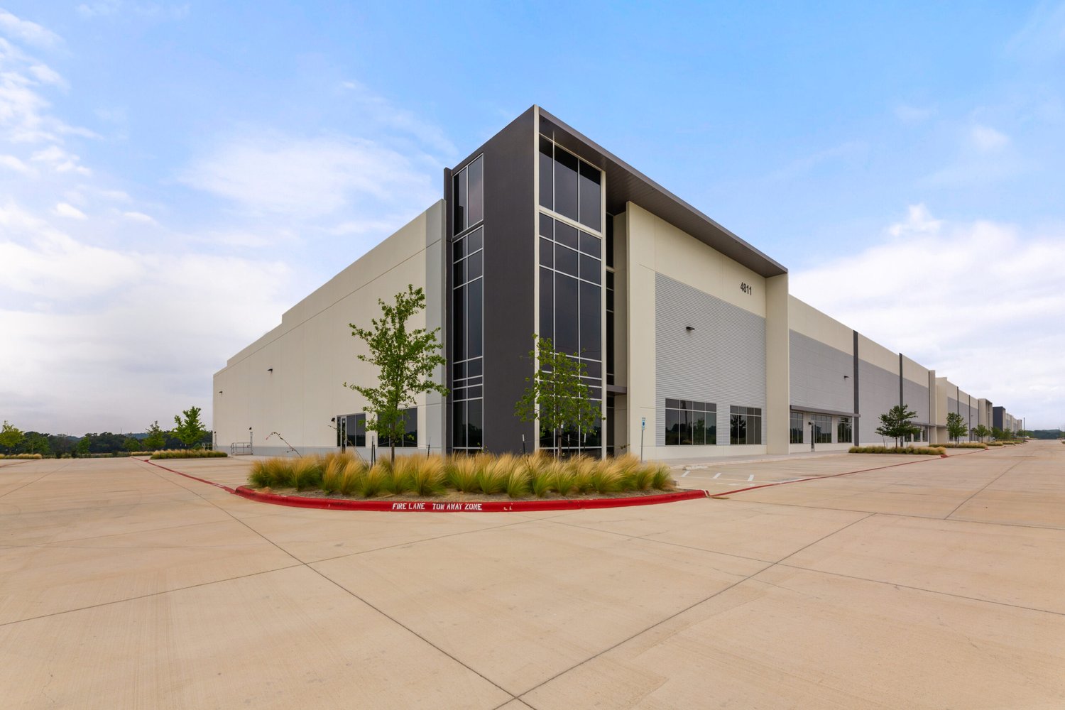 JACKSON-SHAW ANNOUNCES MAJOR INDUSTRIAL LEASE AND BUILD-TO-SUIT ...