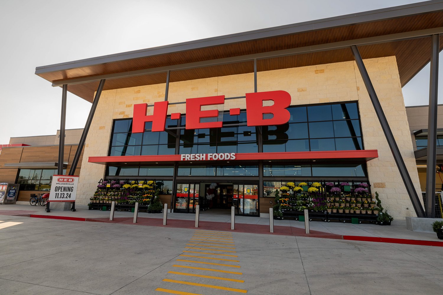 H-E-B announces new store and other Austin area projects, makes $1 ...