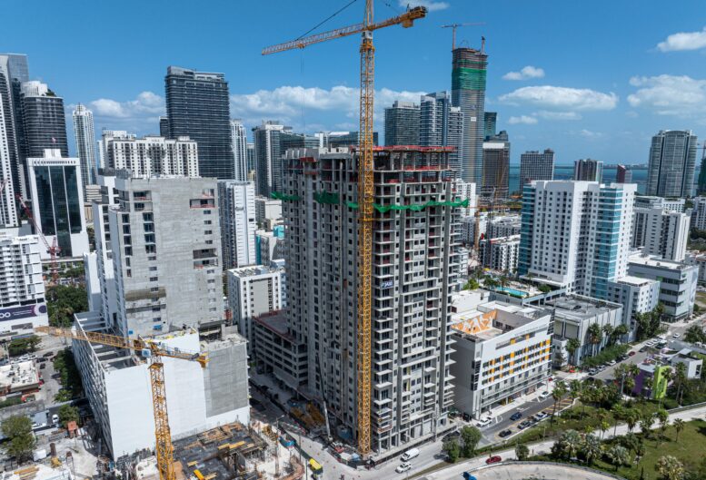 The Perrin Tops Out At 244 SW 9th Street In Brickell, Miami - Florida YIMBY